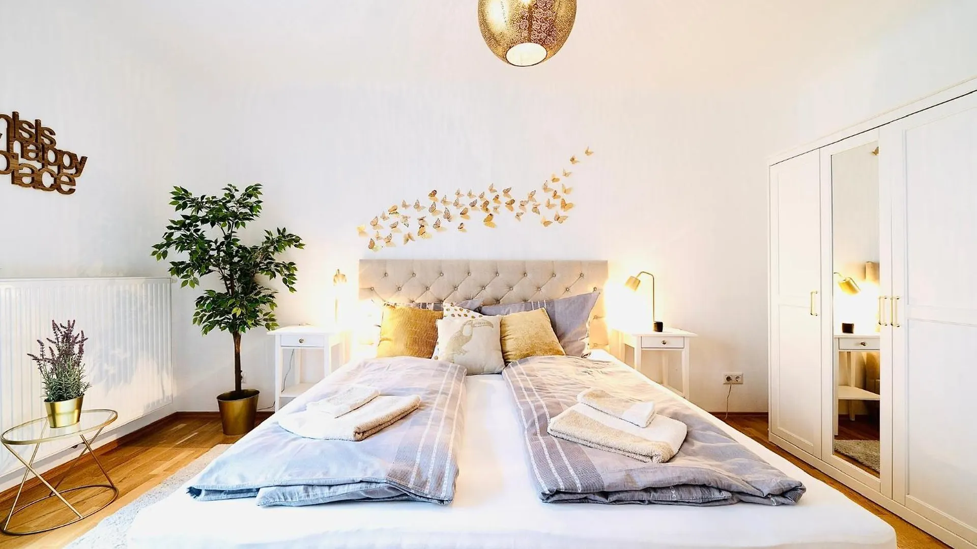 Golden Space Close To Schoenbrunn By Jr City Apartments