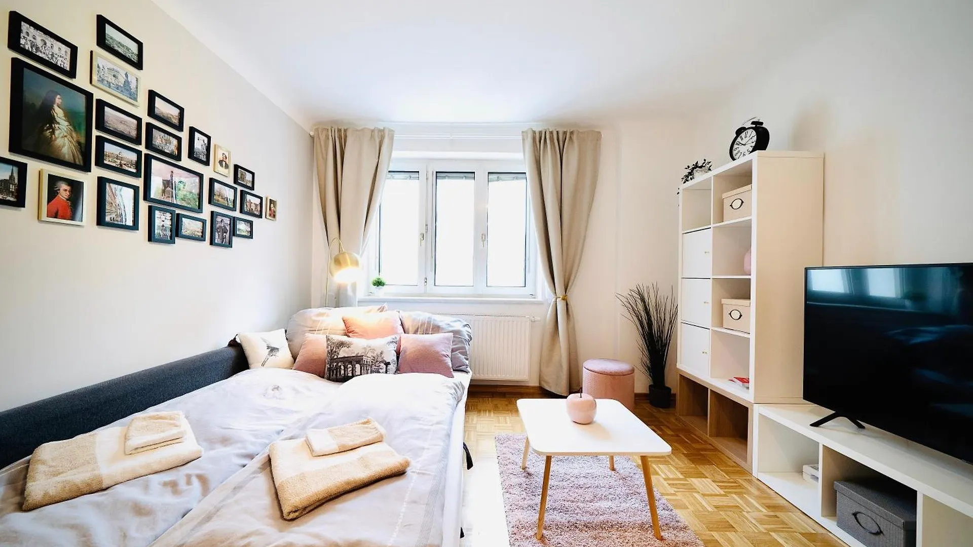 Golden Space Close To Schoenbrunn By Jr City Apartments Vienne